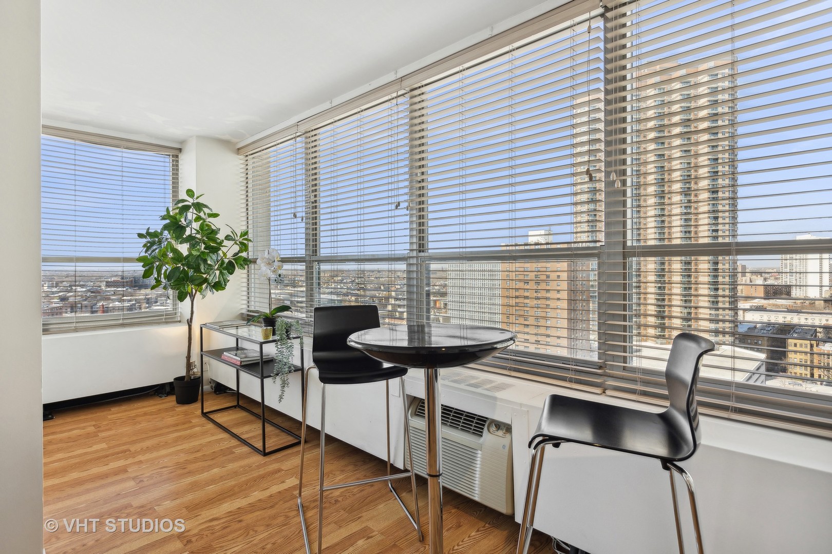 3550 N Lake Shore Drive Unit: 1826