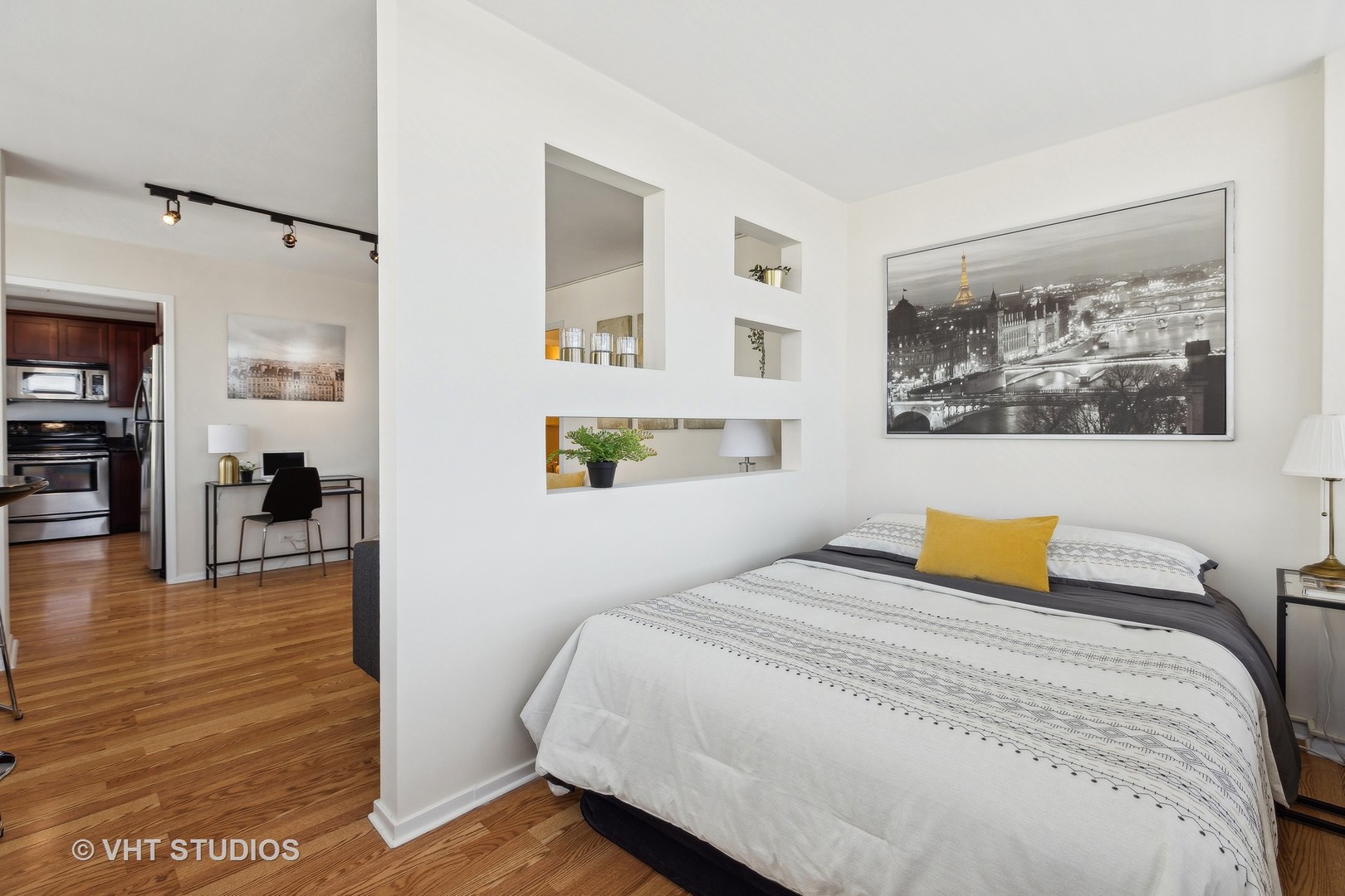 3550 N Lake Shore Drive Unit: 1826