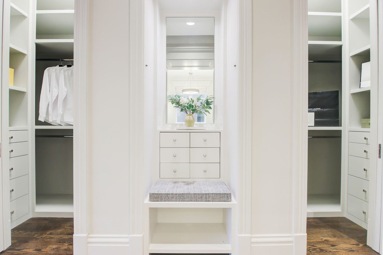 2132 N Kenmore Avenue