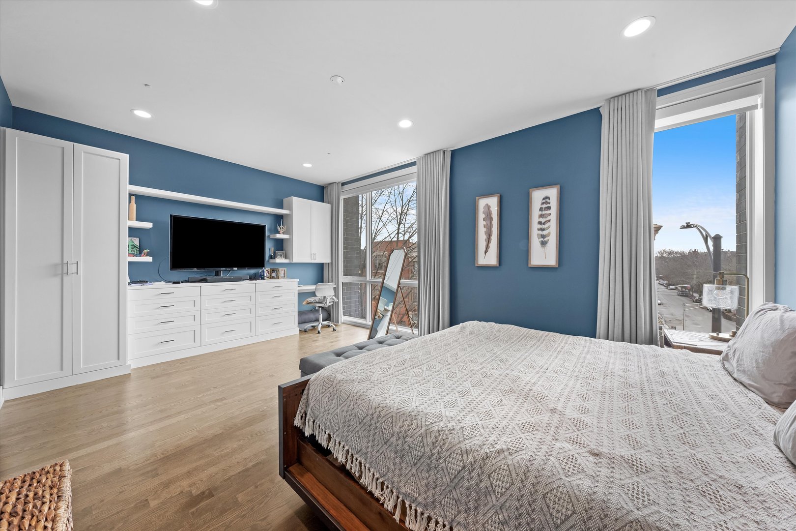 1005 N Wood Street Unit: 2