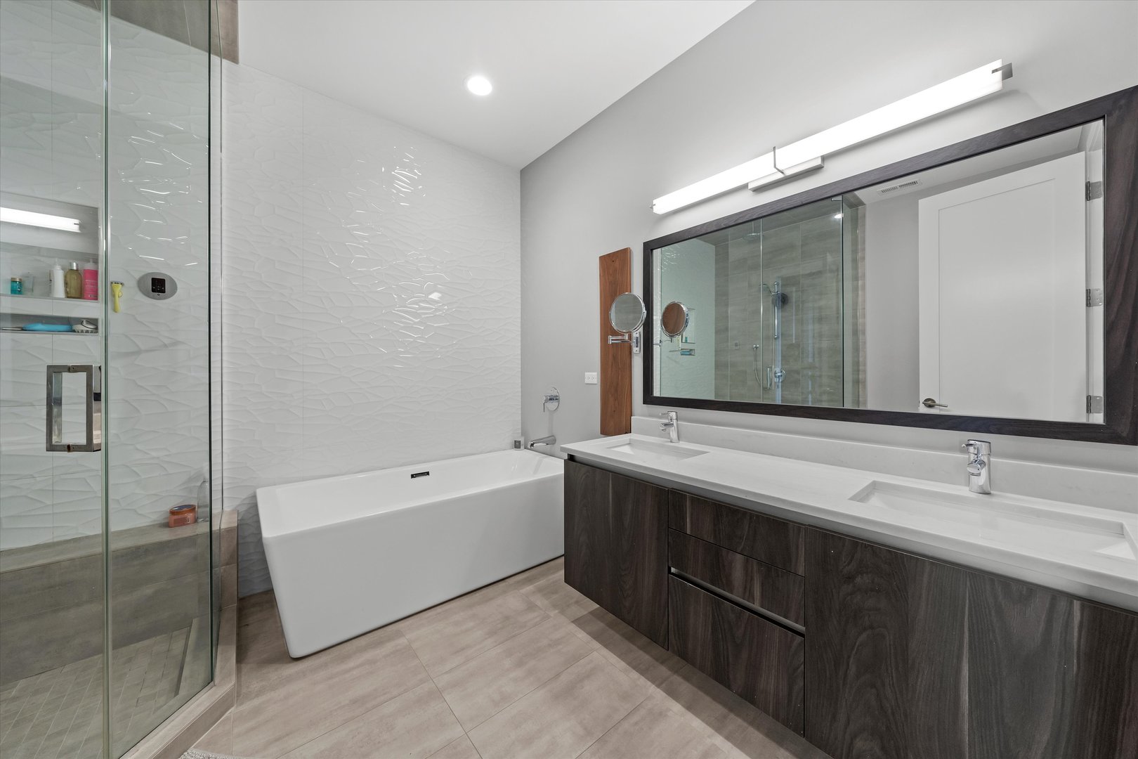 1005 N Wood Street Unit: 2