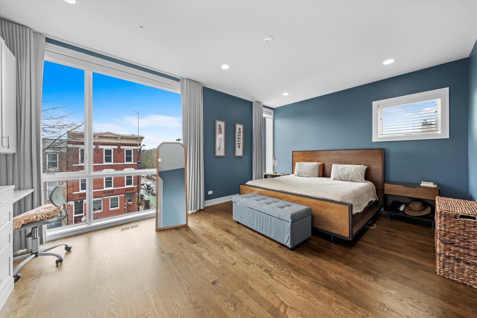 1005 N Wood Street Unit: 2