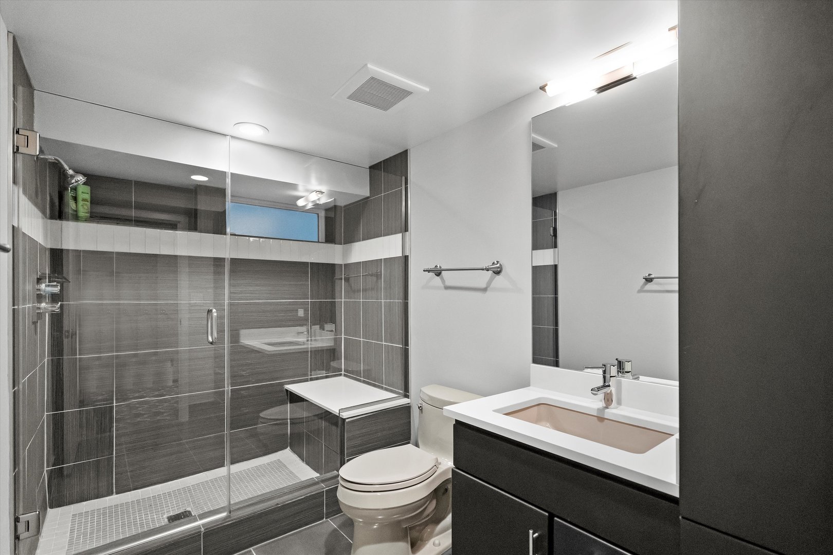 2051 N Bissell Street