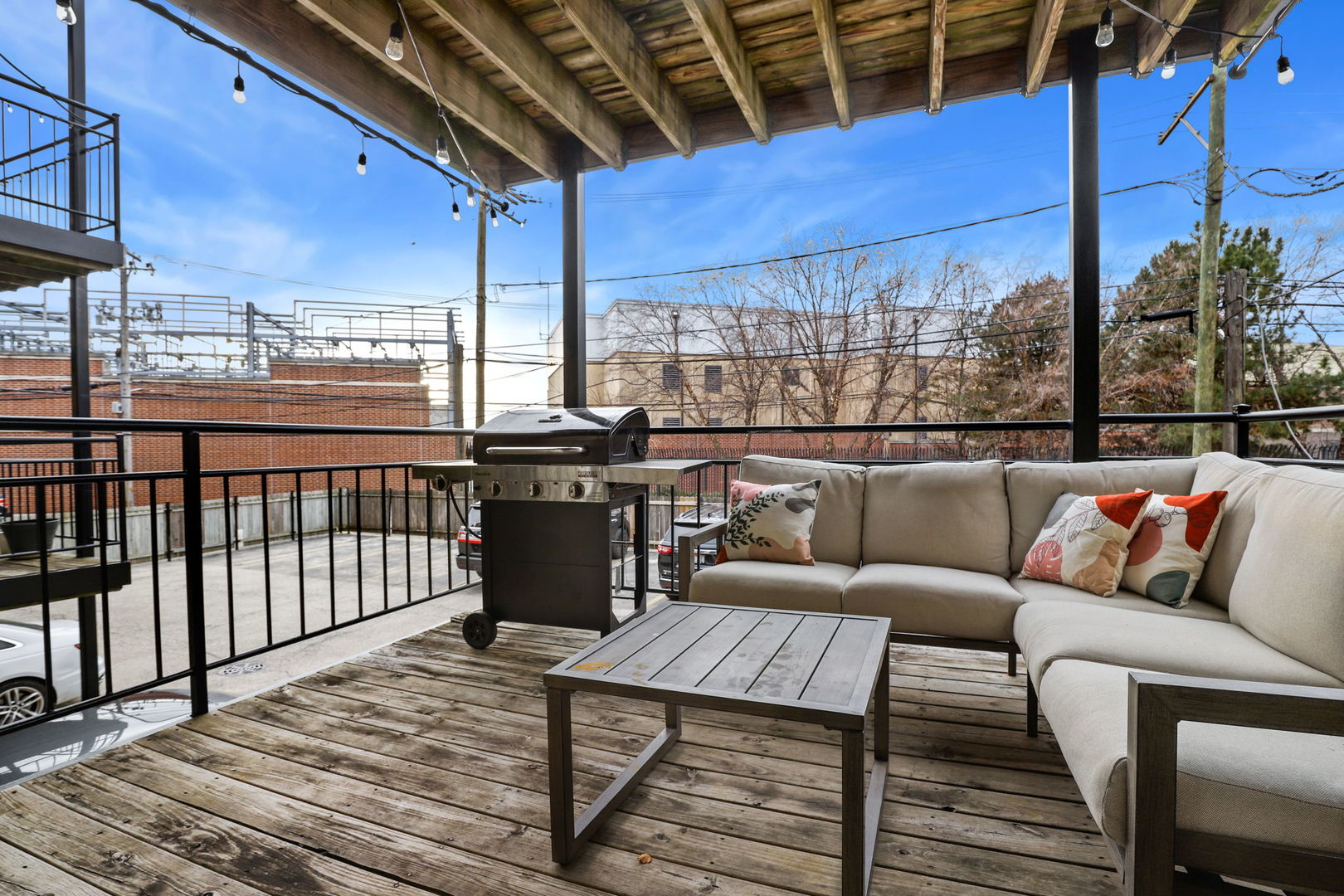 2746 N Wolcott Avenue Unit: 1N