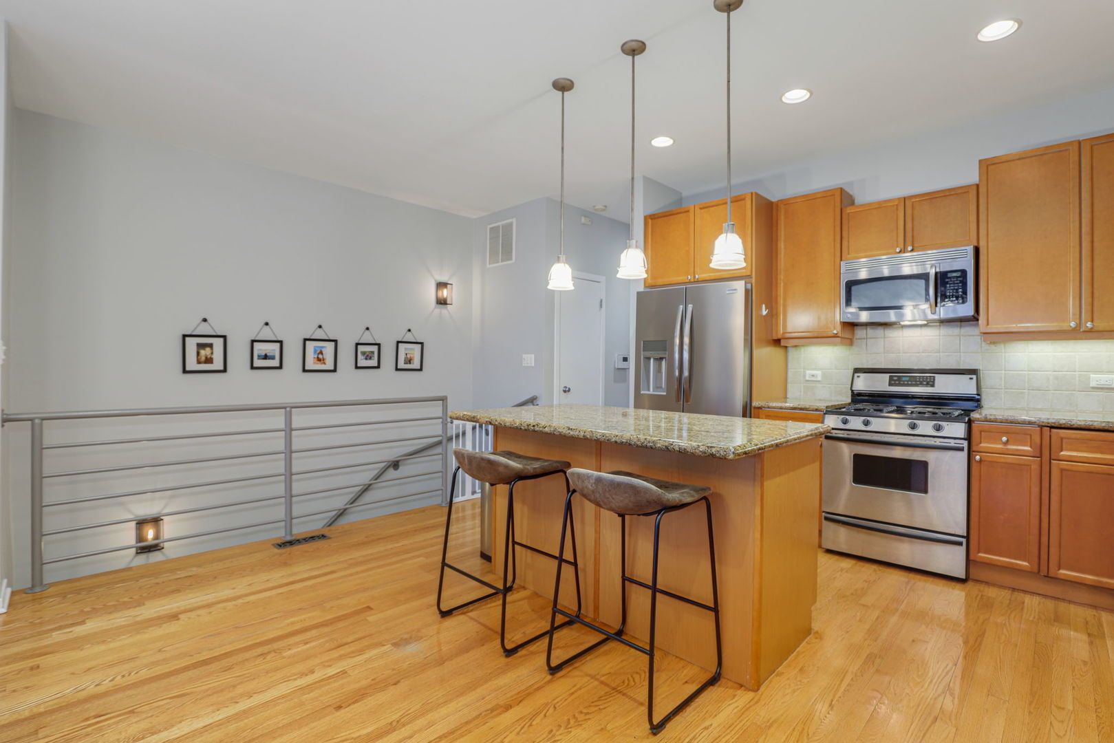 2746 N Wolcott Avenue Unit: 1N