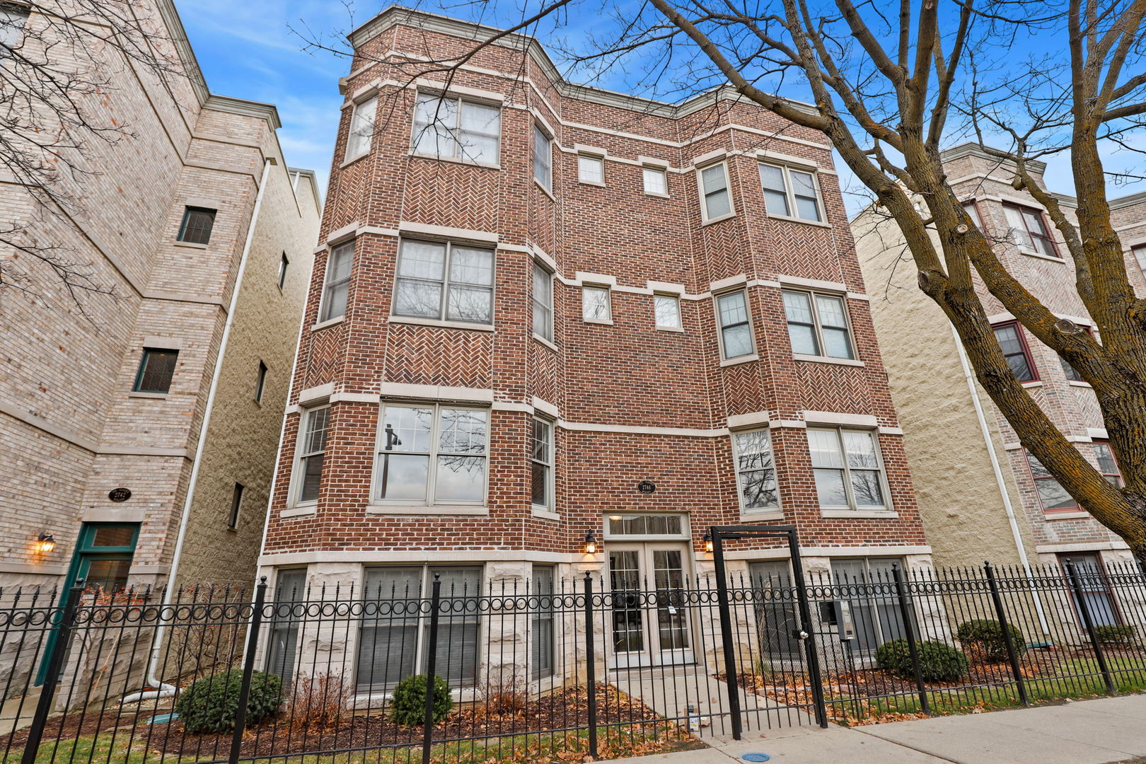 2746 N Wolcott Avenue Unit: 1N