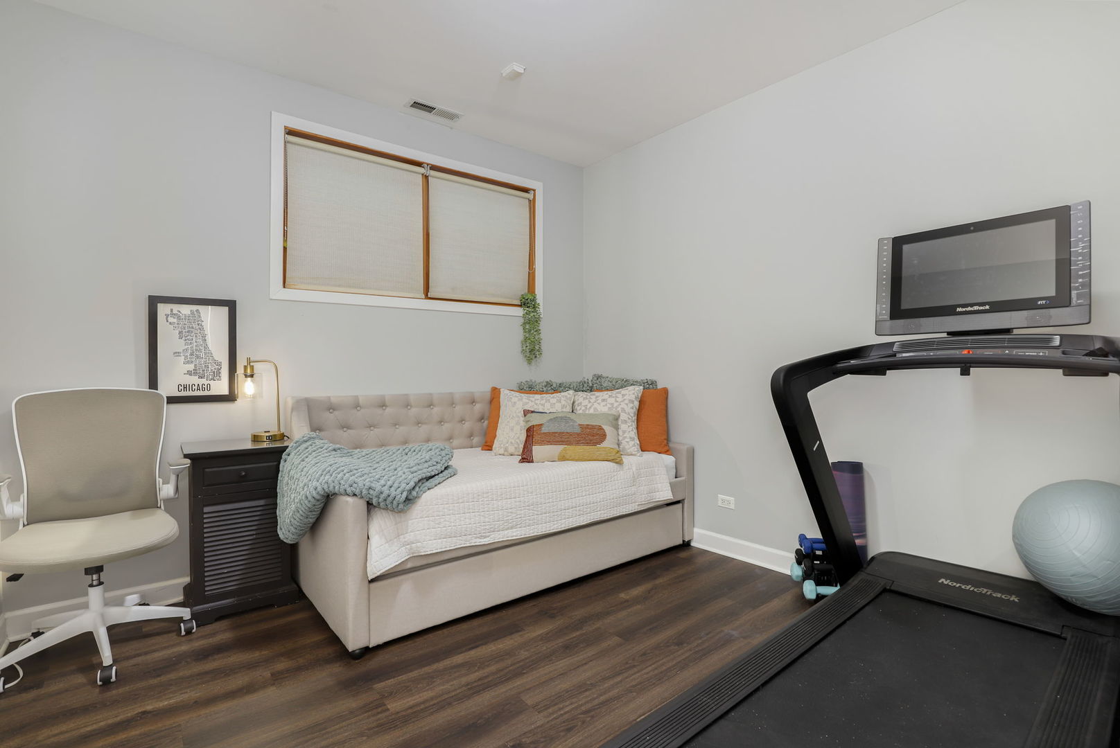 2746 N Wolcott Avenue Unit: 1N