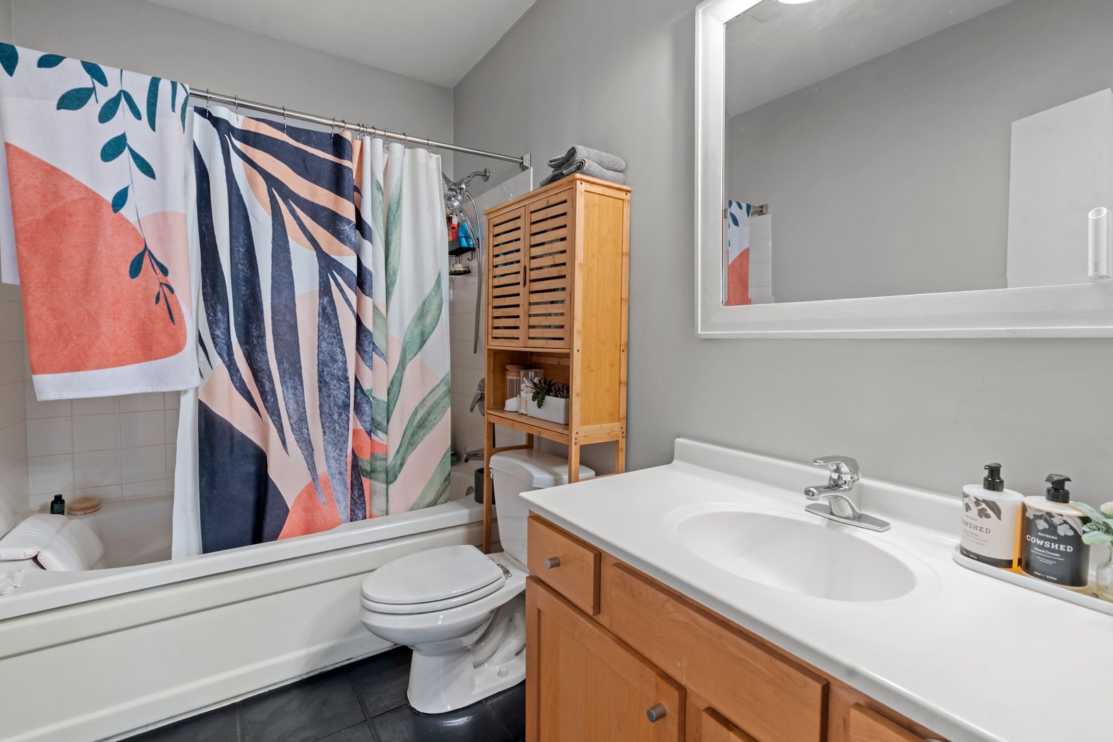 5313 N Ravenswood Avenue Unit: 103