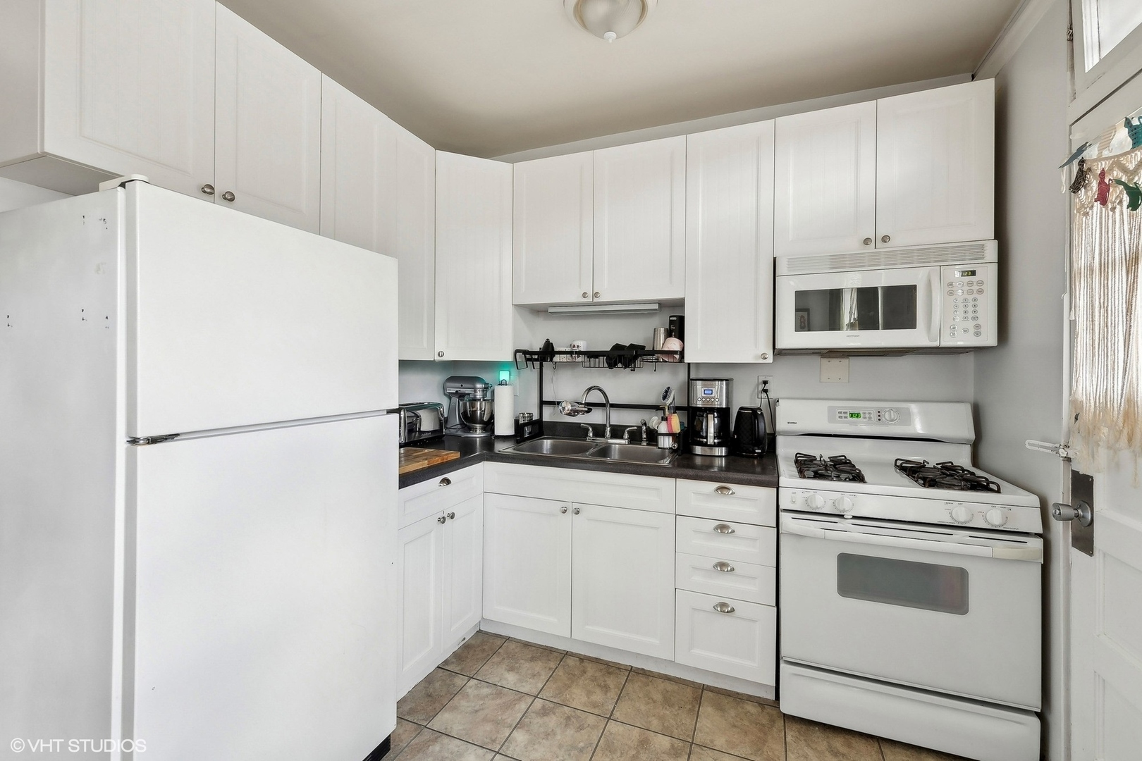 4955 N SEELEY Avenue Unit: 2