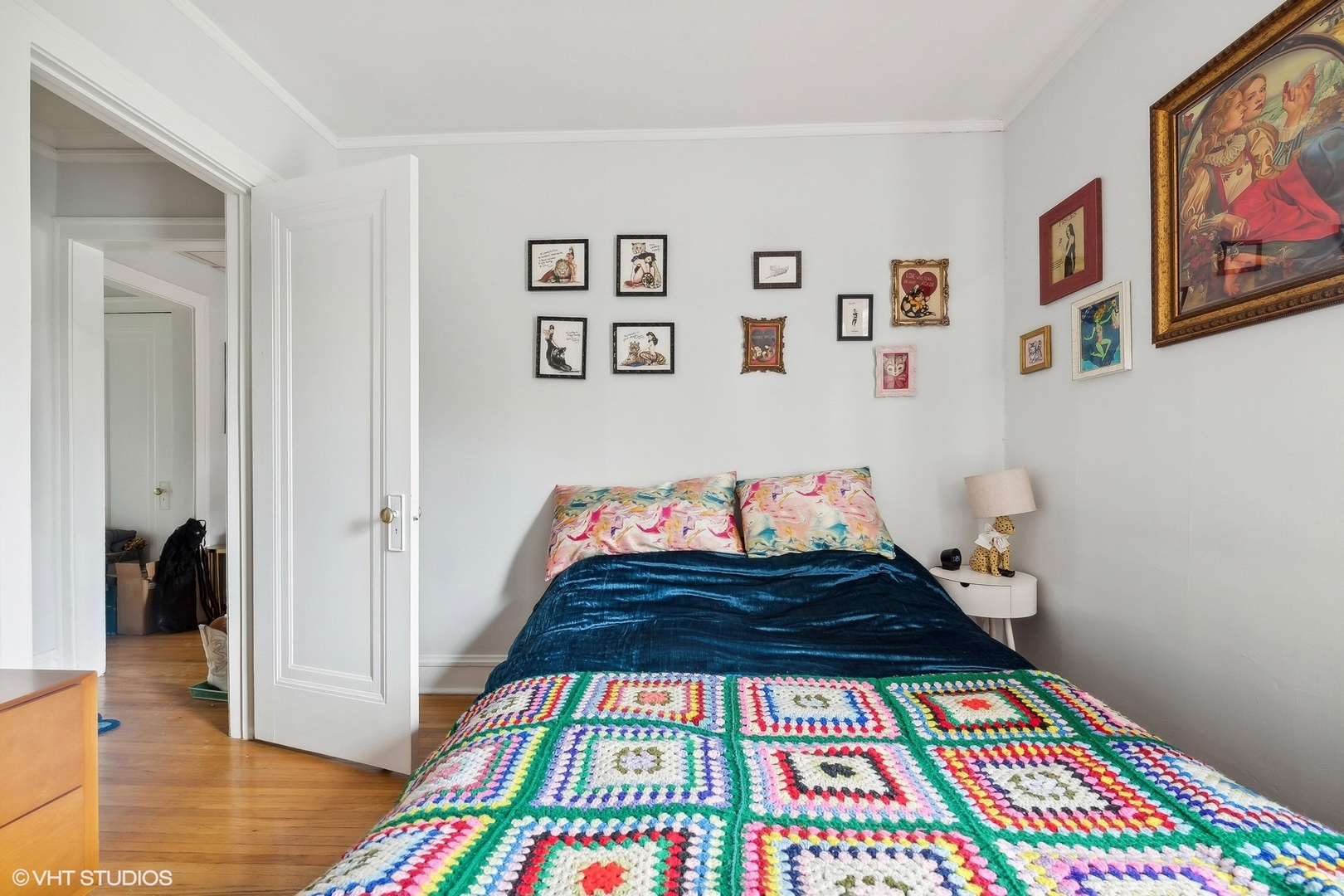 4955 N SEELEY Avenue Unit: 2