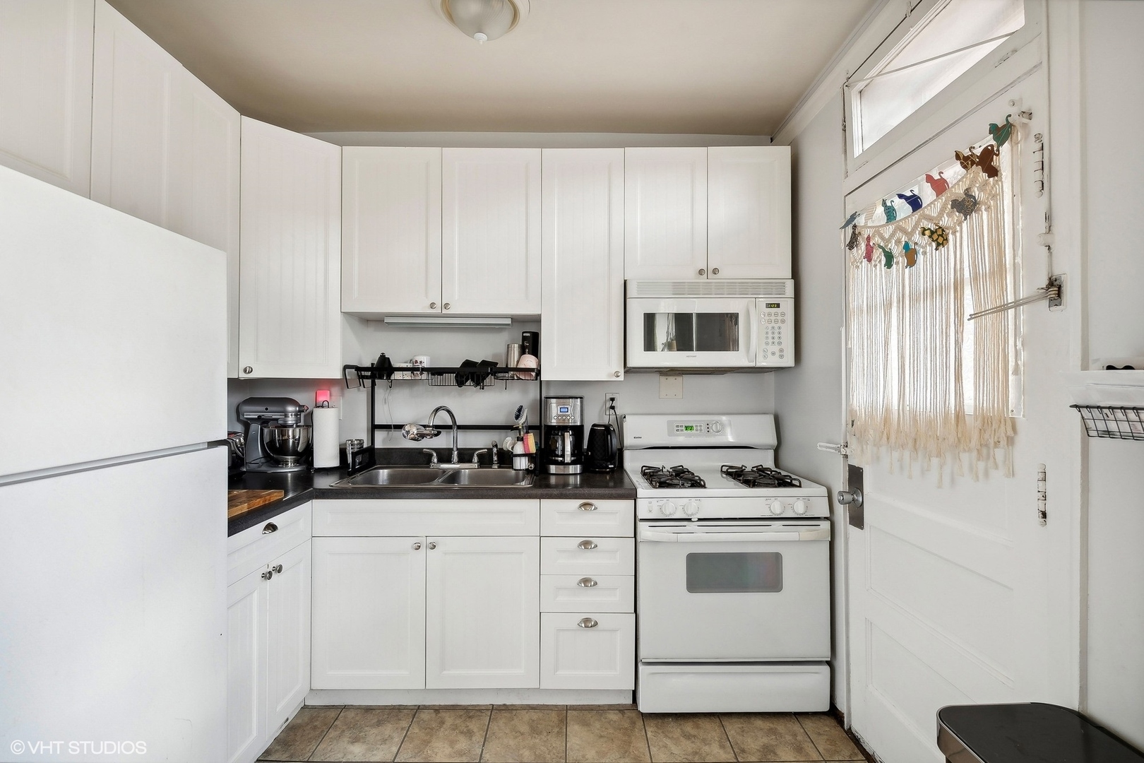 4955 N SEELEY Avenue Unit: 2