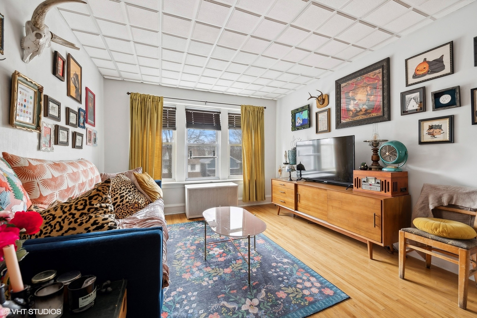 4955 N SEELEY Avenue Unit: 2