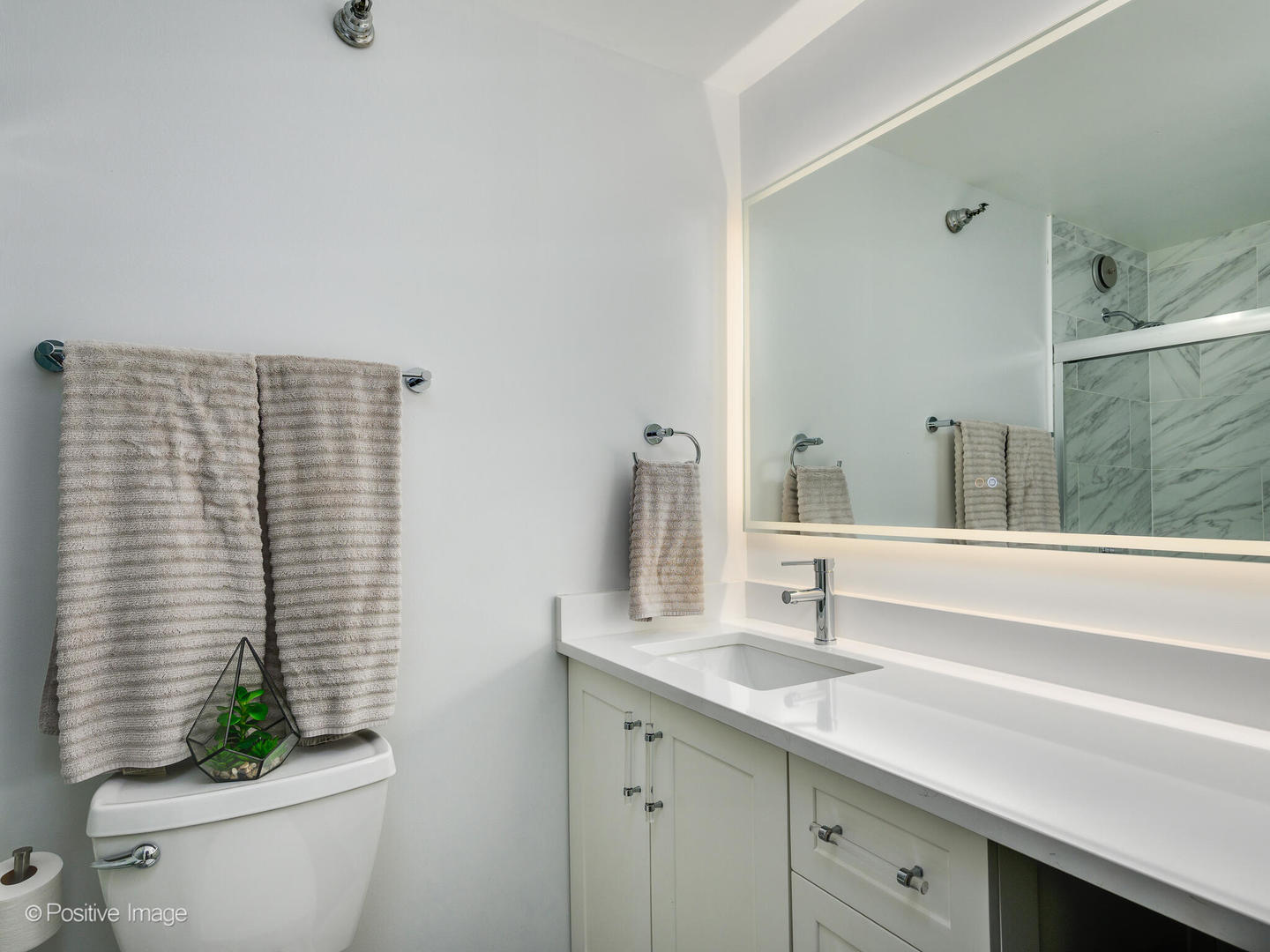 70 W HURON Street Unit: 906