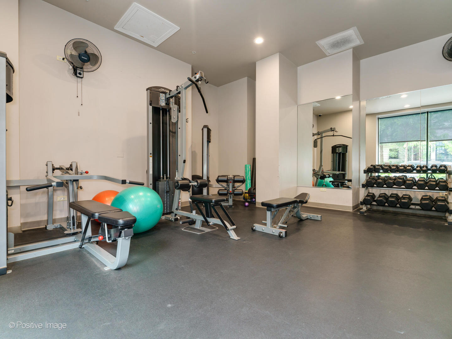 70 W HURON Street Unit: 906