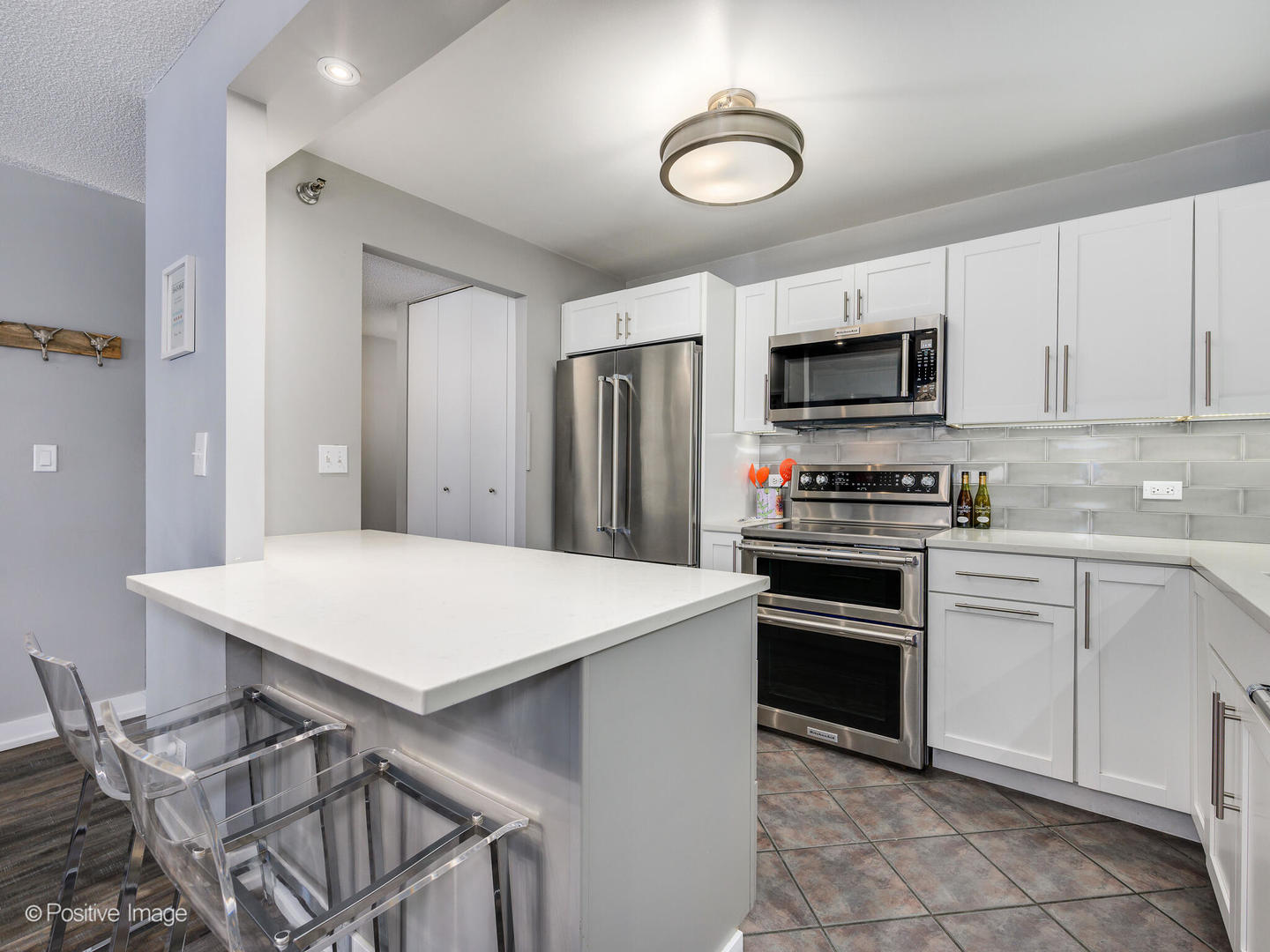 70 W HURON Street Unit: 906