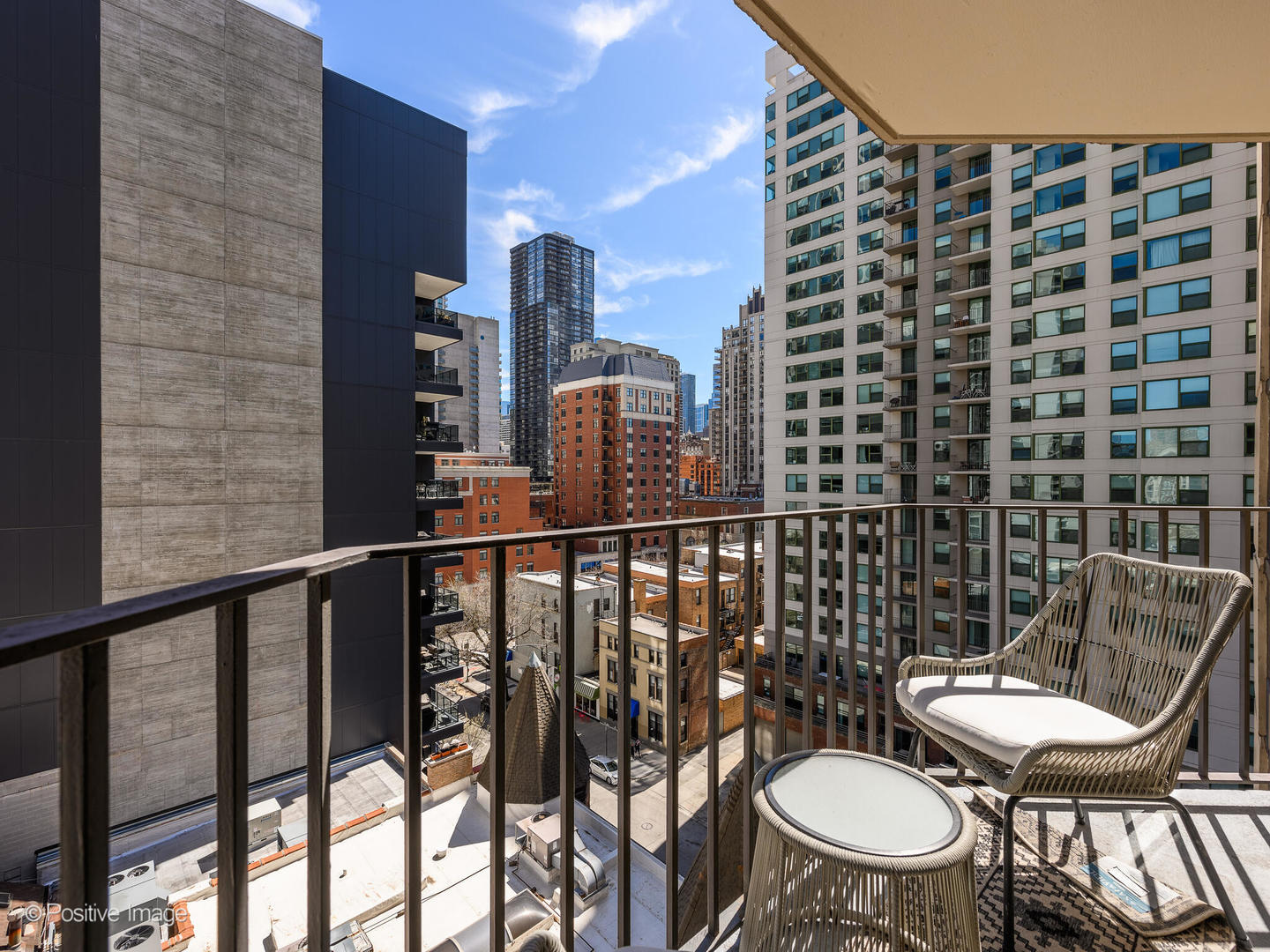 70 W HURON Street Unit: 906