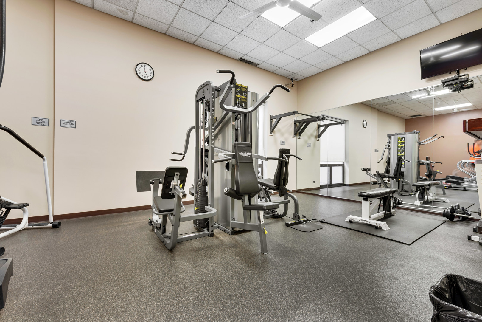70 W HURON Street Unit: 906