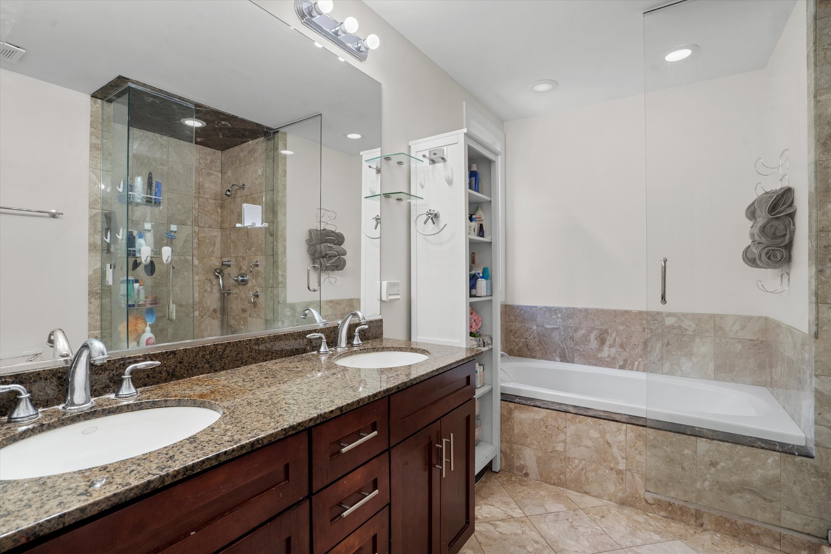 1332 N WOLCOTT Avenue Unit: 1