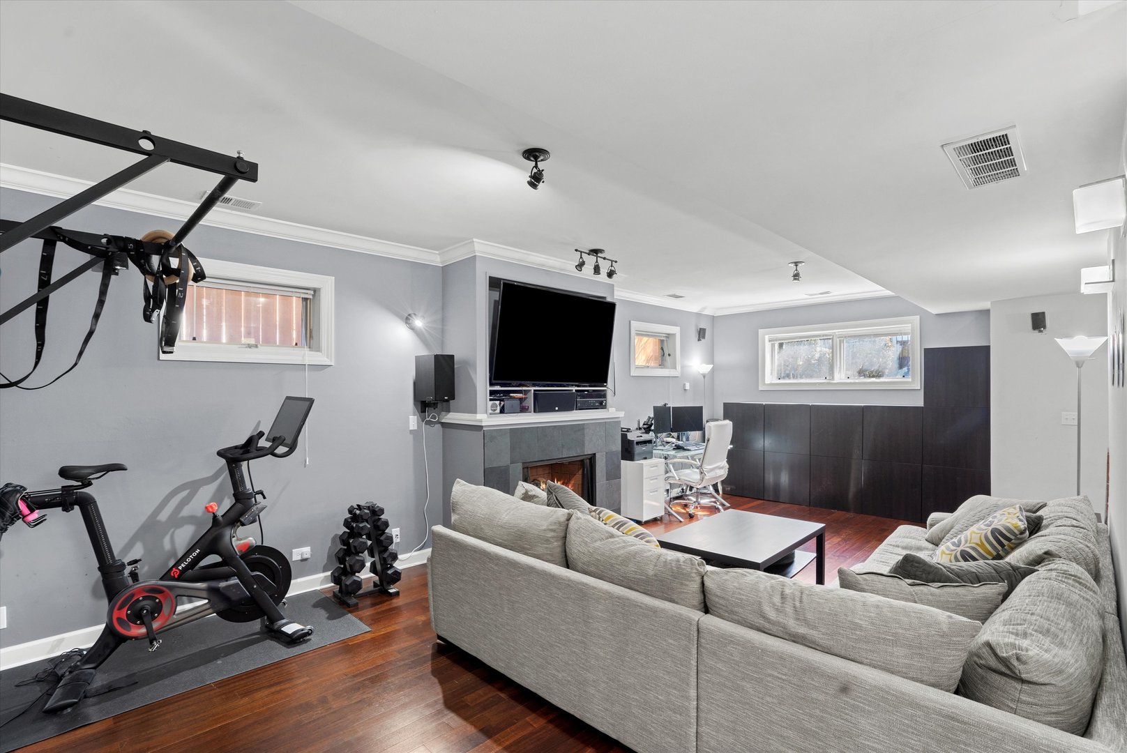 1332 N WOLCOTT Avenue Unit: 1