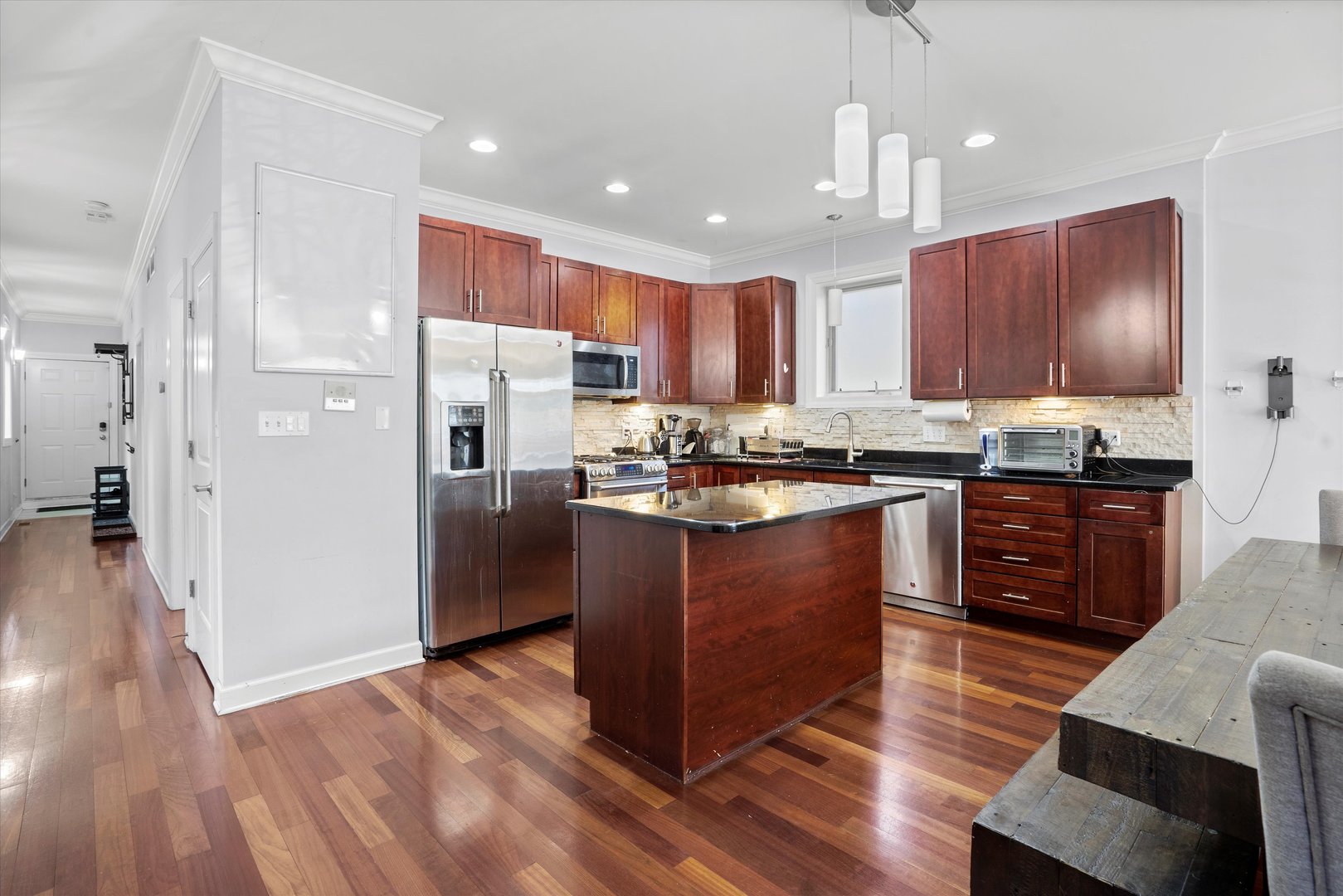 1332 N WOLCOTT Avenue Unit: 1