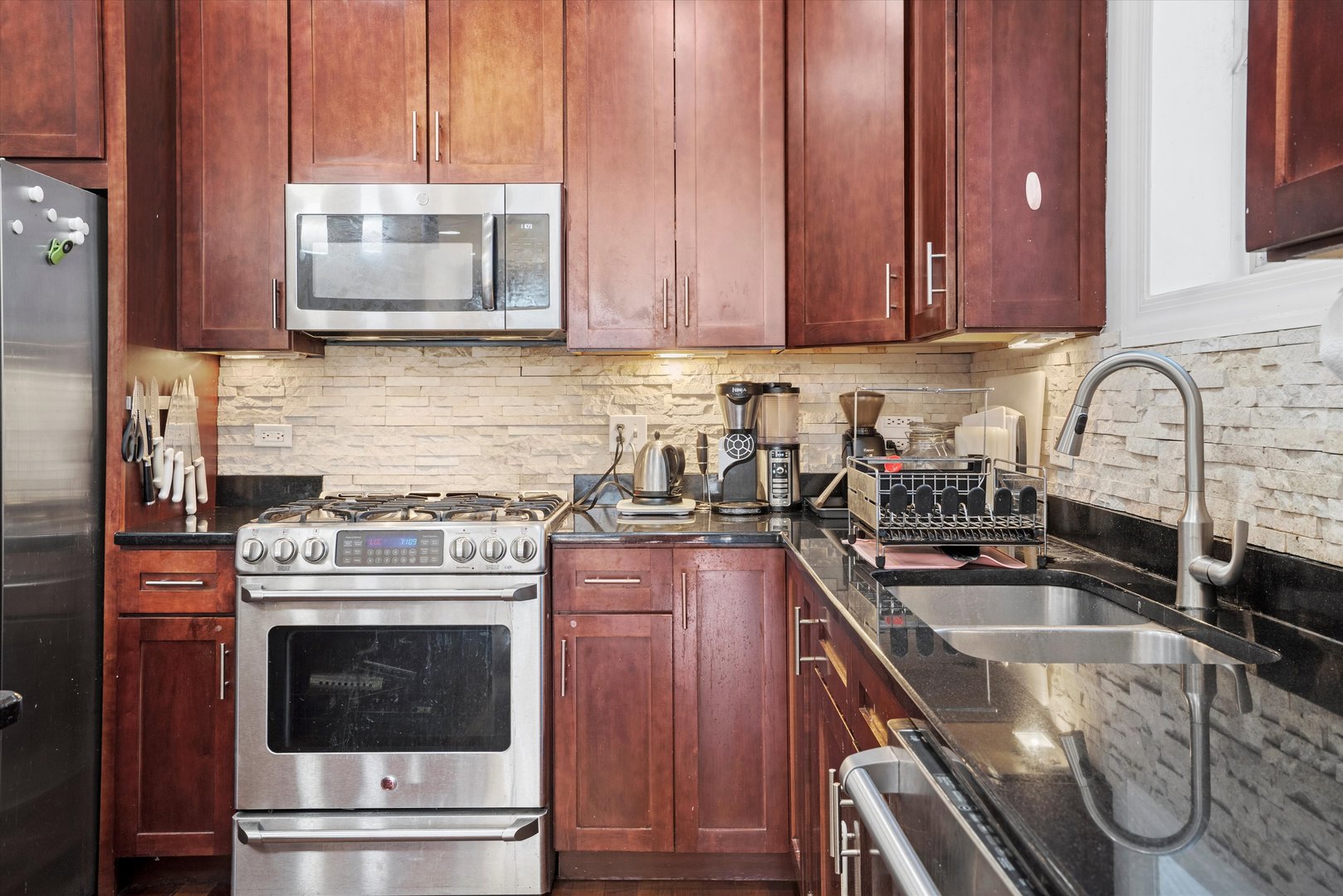 1332 N WOLCOTT Avenue Unit: 1