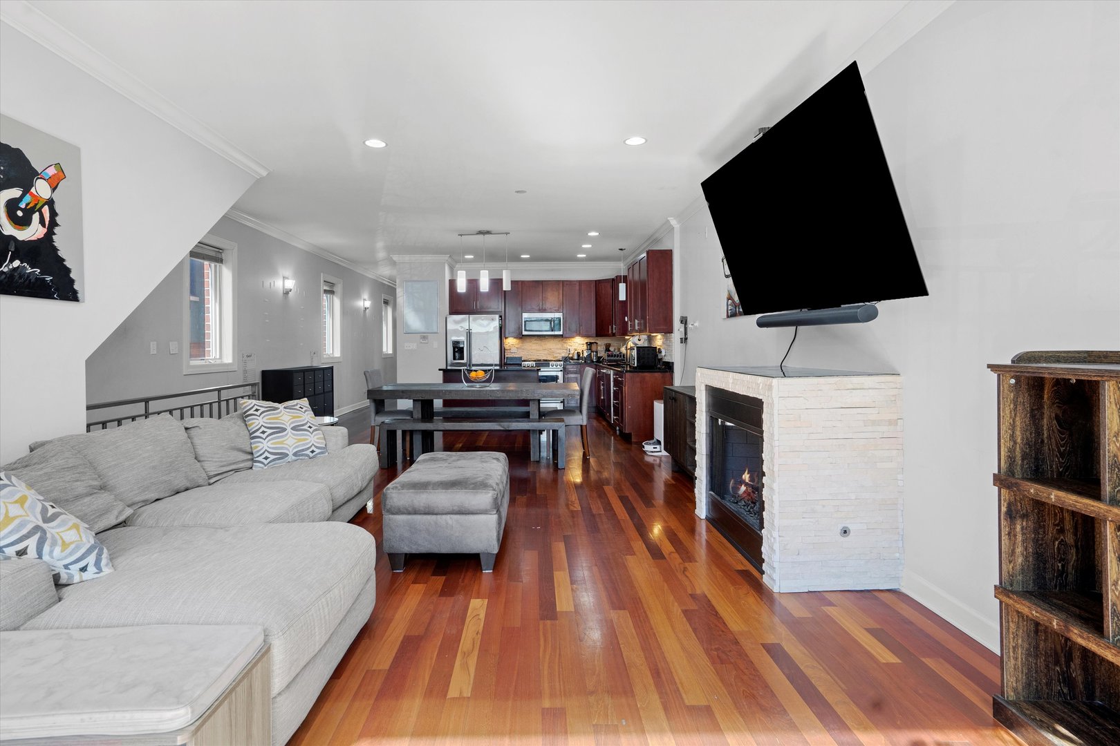 1332 N WOLCOTT Avenue Unit: 1