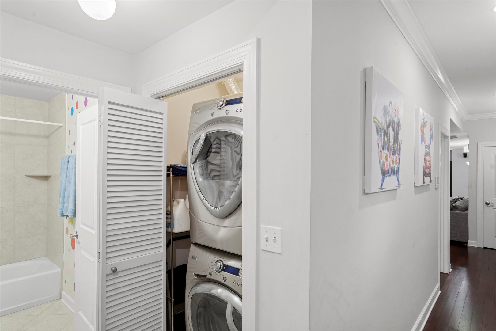 1332 N WOLCOTT Avenue Unit: 1