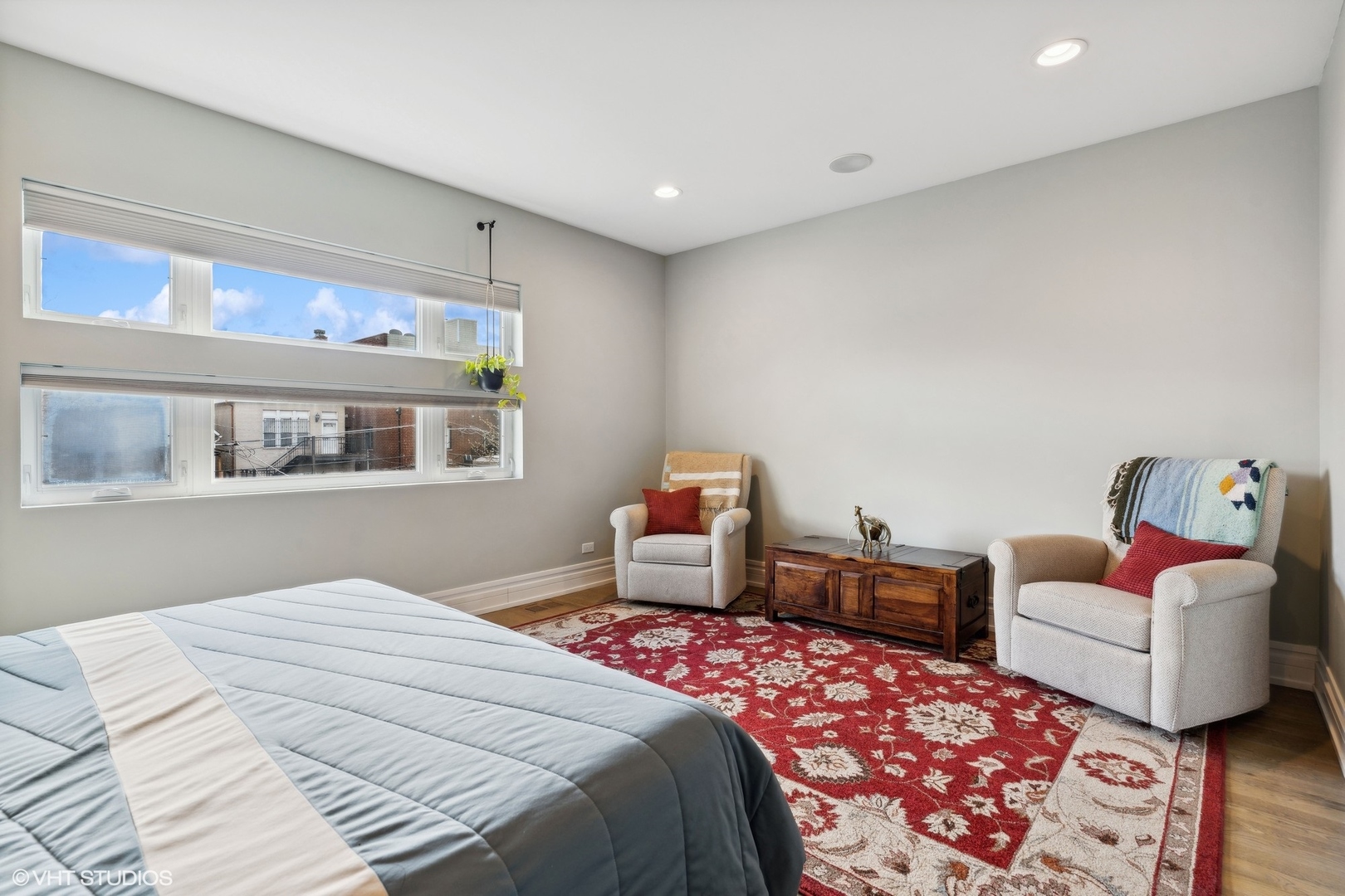 2857 W Belden Avenue