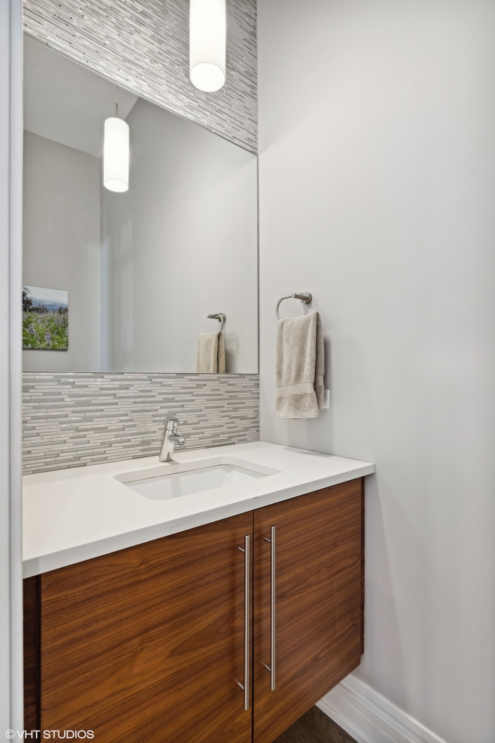 2857 W Belden Avenue