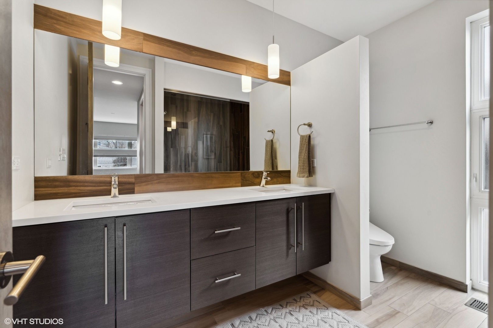 2857 W Belden Avenue