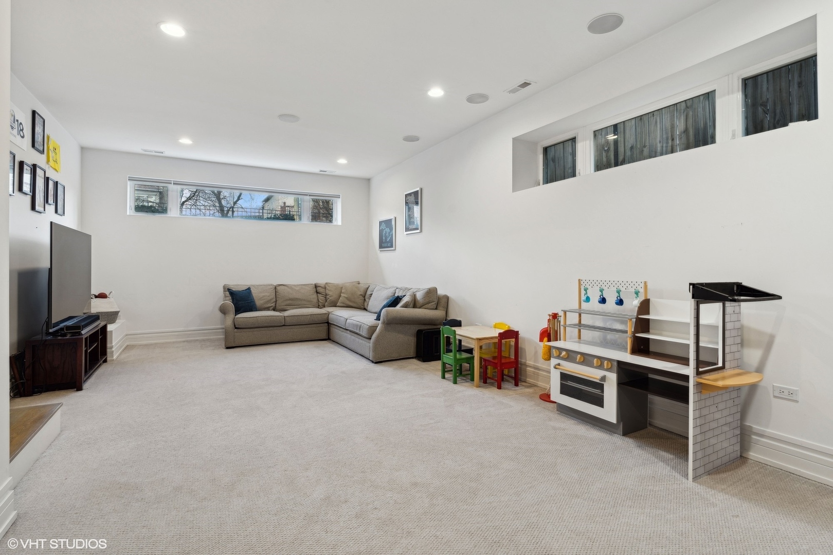 2857 W Belden Avenue