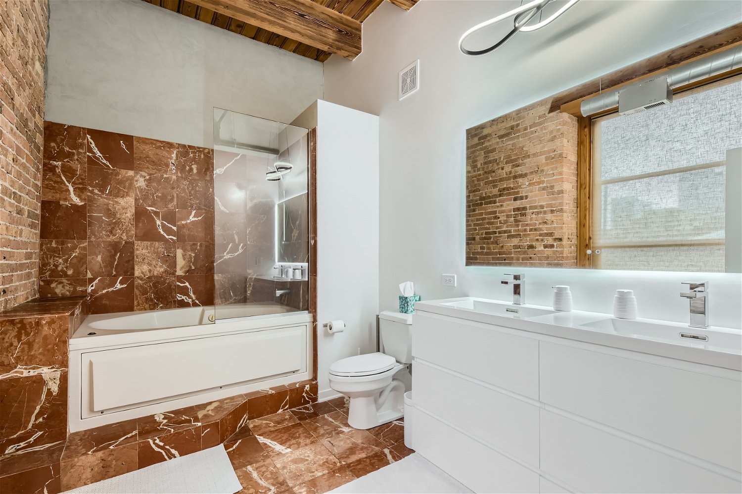 1133 S Wabash Avenue Unit: 207