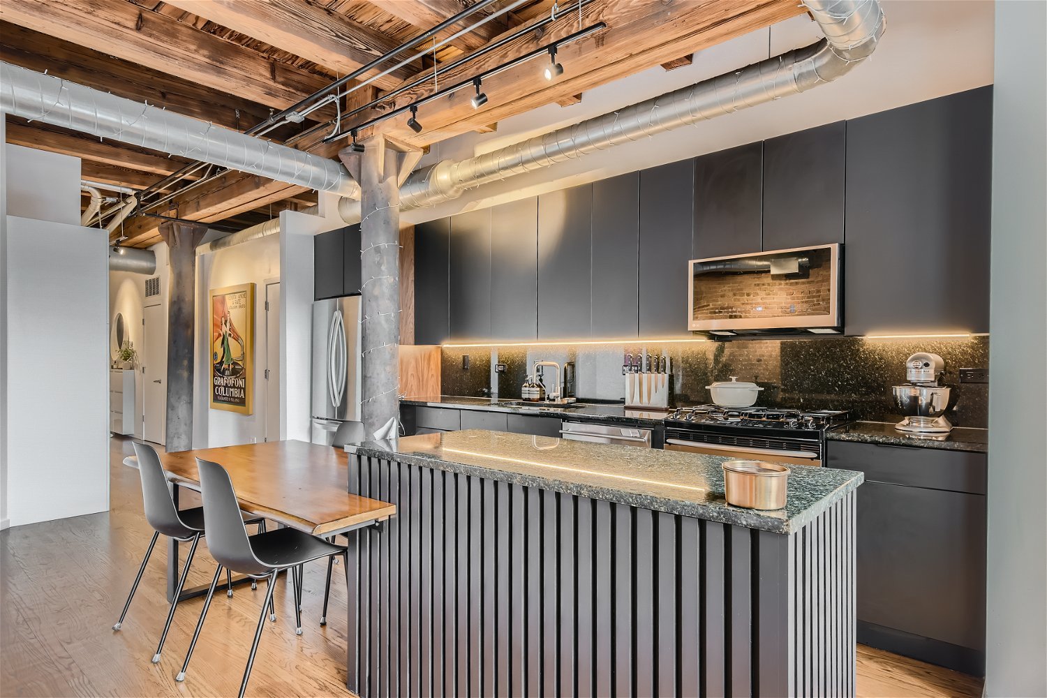 1133 S Wabash Avenue Unit: 207