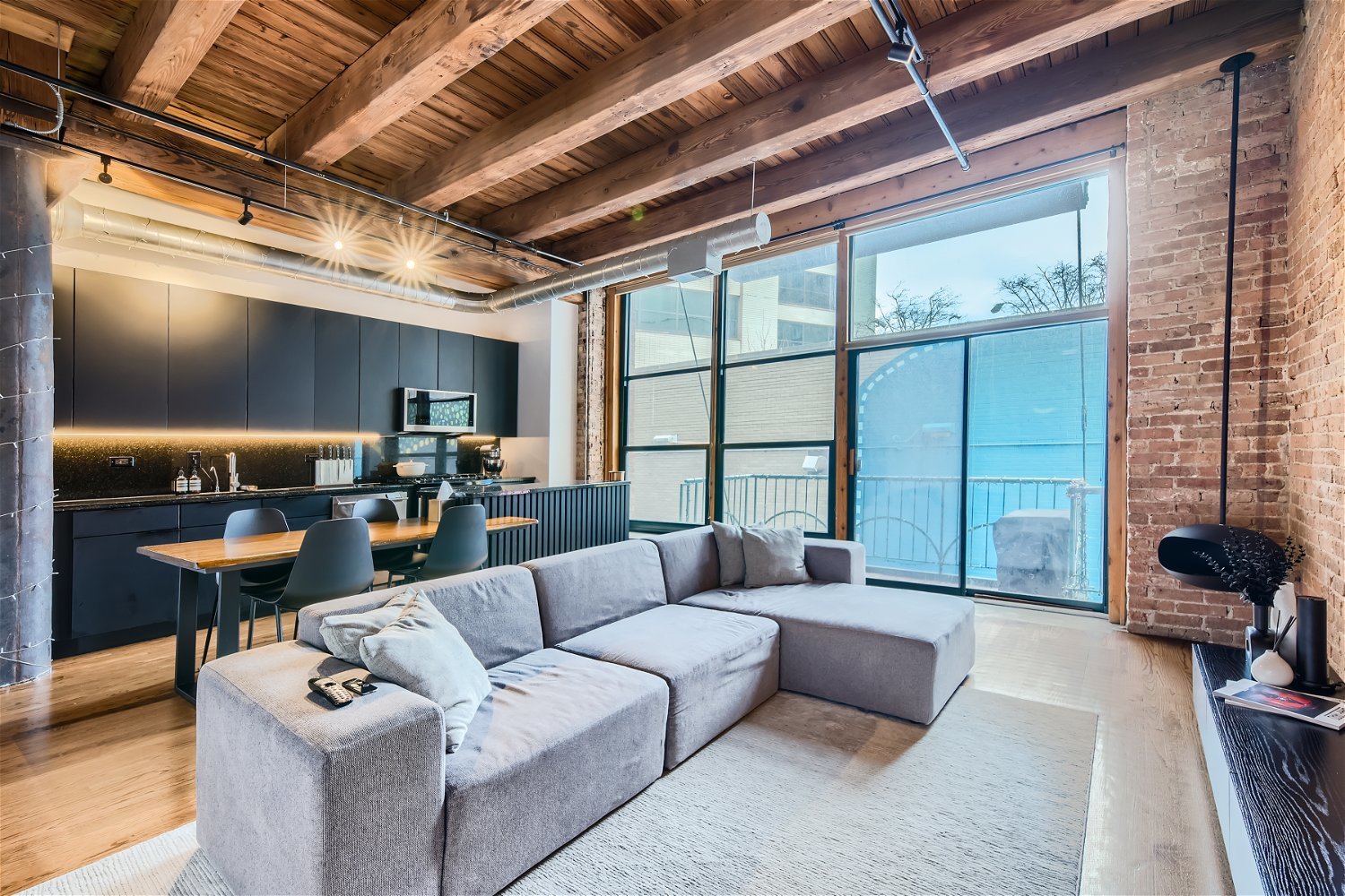 1133 S Wabash Avenue Unit: 207