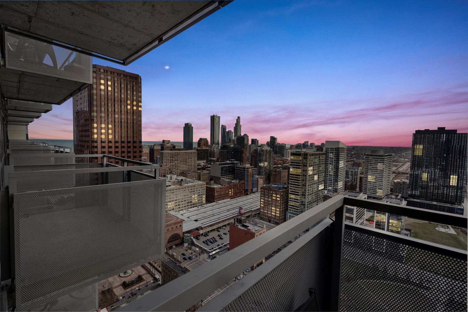 235 W VAN BUREN Street Unit: 3509