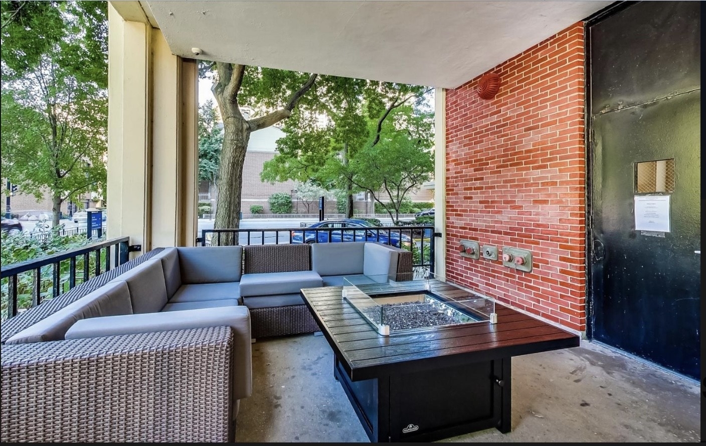 1255 N Sandburg Terrace Unit: 2704E