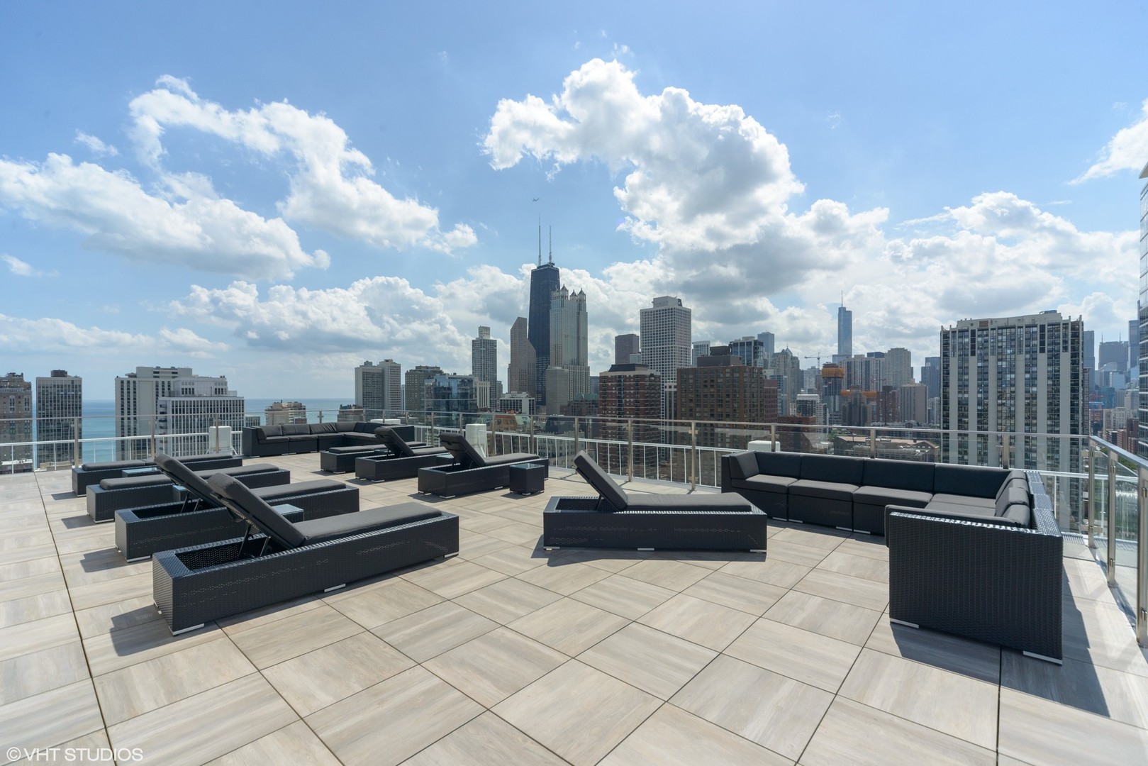 1255 N Sandburg Terrace Unit: 2704E