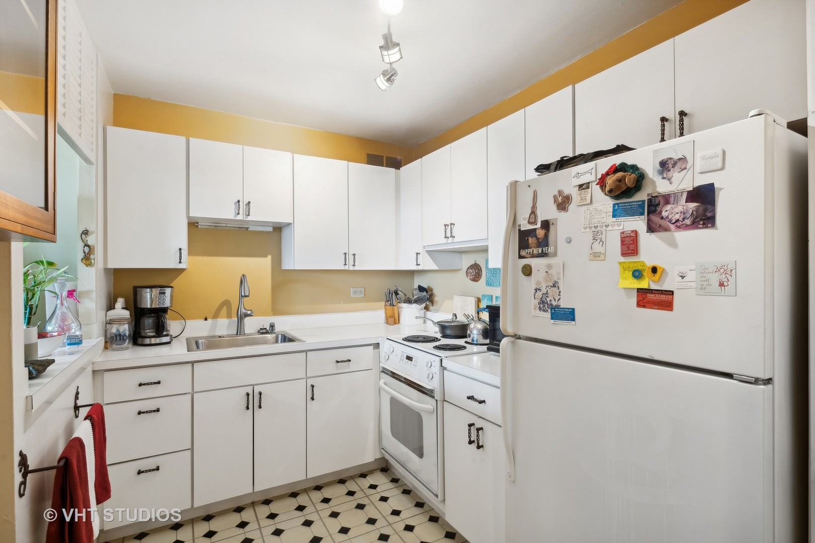 1255 N Sandburg Terrace Unit: 2704E