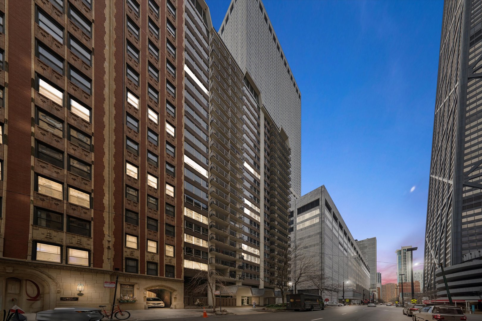 201 E Chestnut Street Unit: 10F