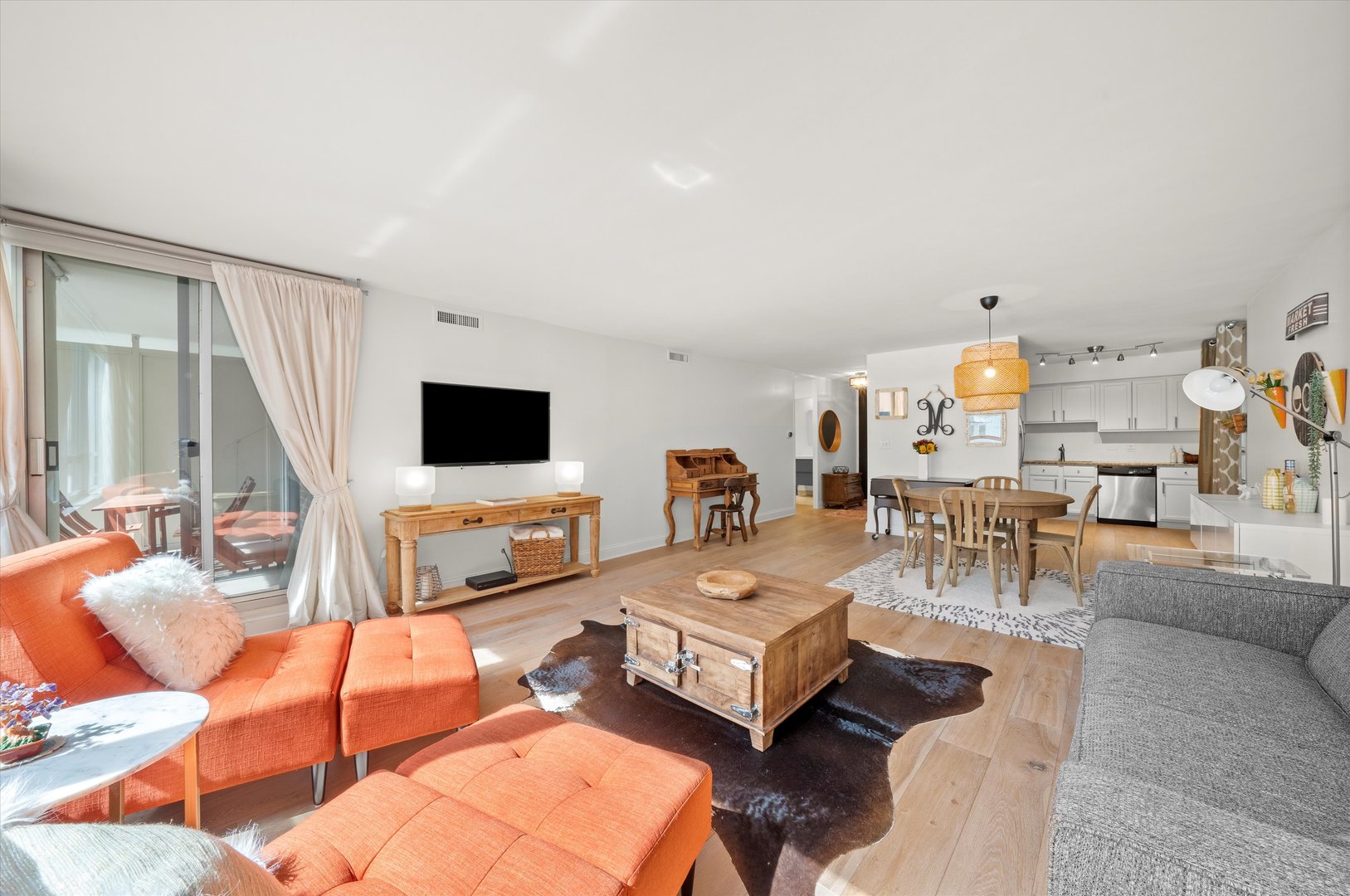 201 E Chestnut Street Unit: 10F