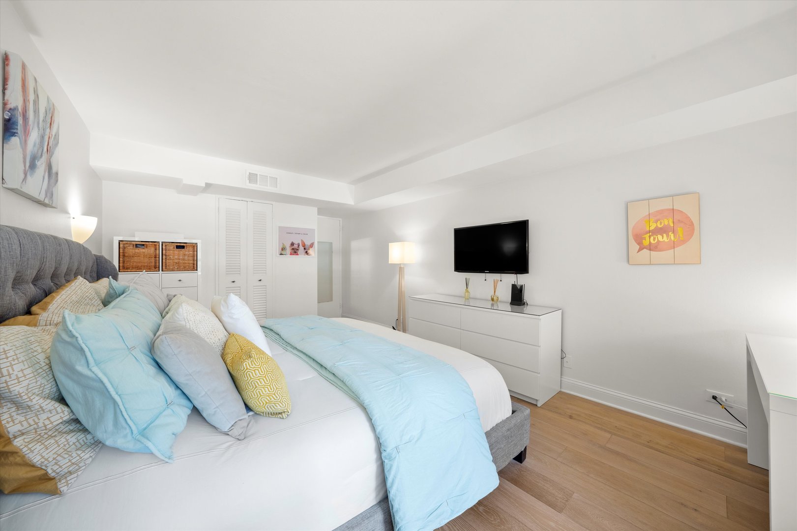 201 E Chestnut Street Unit: 10F