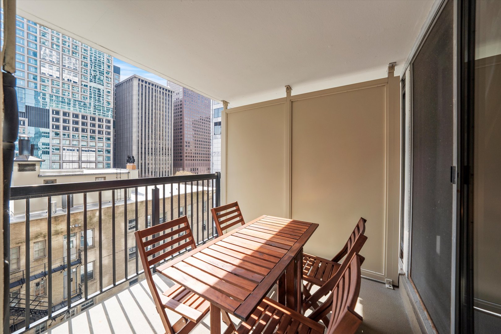 201 E Chestnut Street Unit: 10F