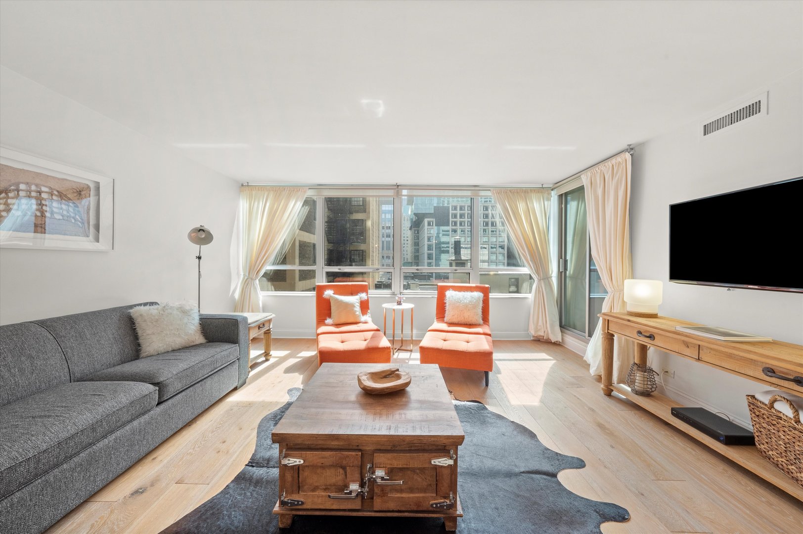 201 E Chestnut Street Unit: 10F