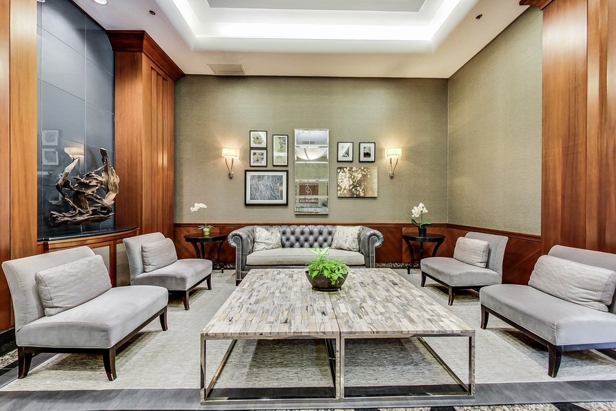 545 N Dearborn Street Unit: 2607