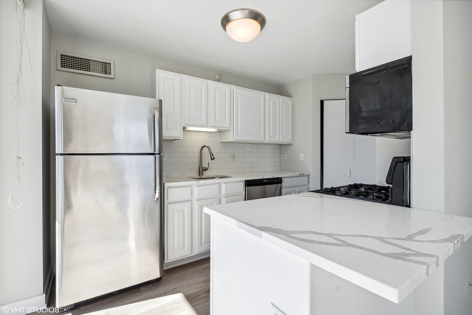 545 N Dearborn Street Unit: 2607