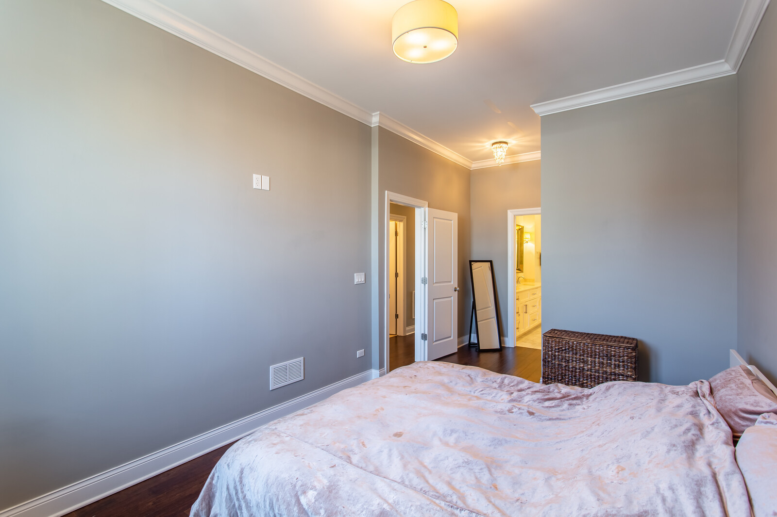 1845 S State Street Unit: 4