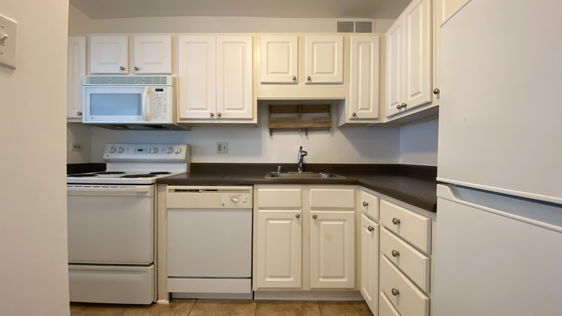 211 E OHIO Street Unit: 1223