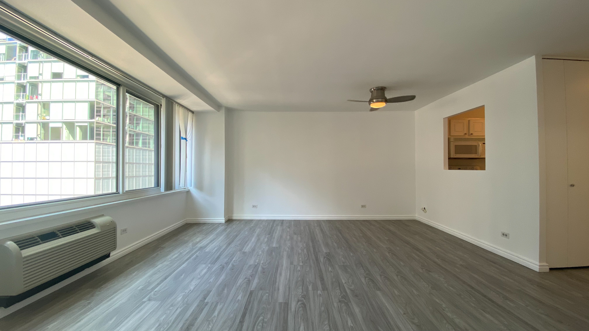 211 E OHIO Street Unit: 1223