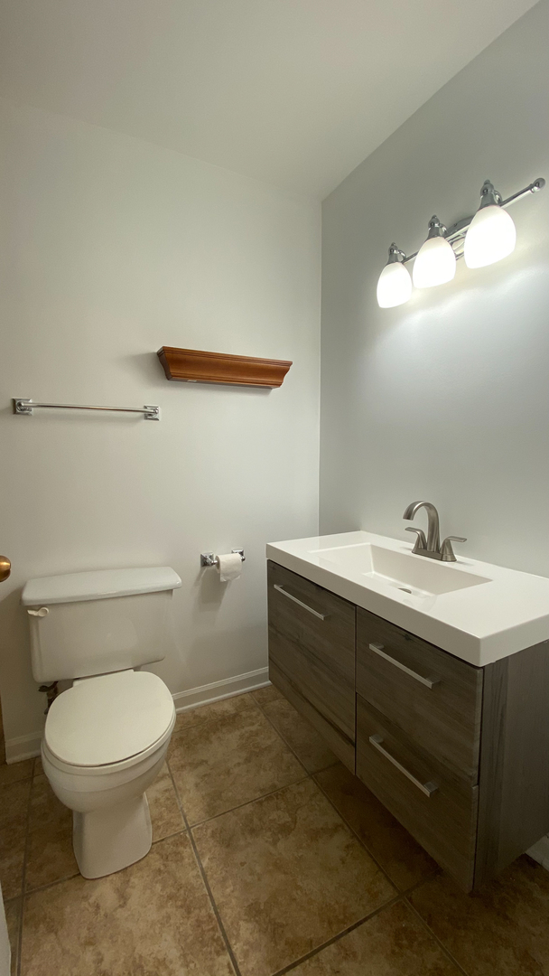 211 E OHIO Street Unit: 1223