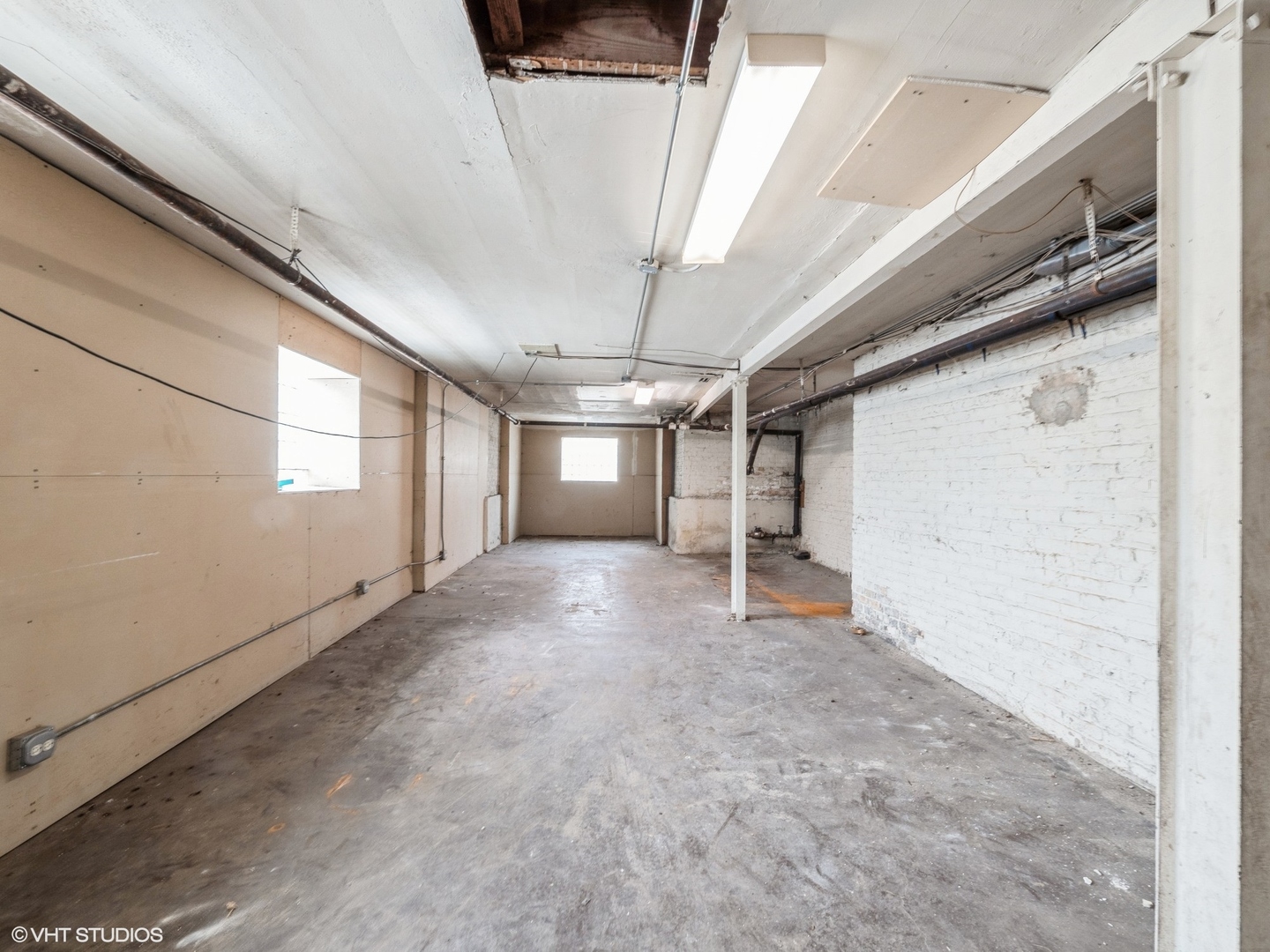 1144 W MONTROSE Avenue Unit: 3